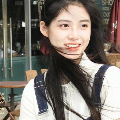 当红小花又出大瓜：与前任深夜同框，工作室紧急辟谣，深夜